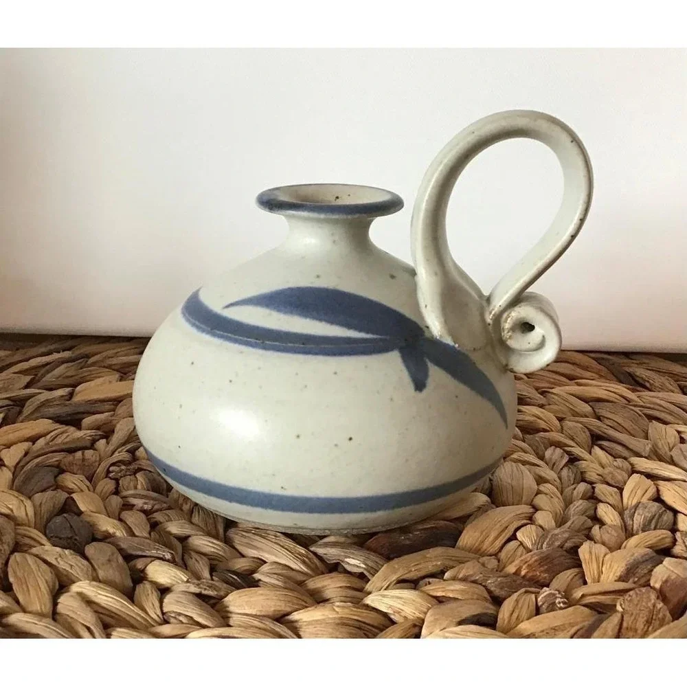 Vtg Studio Pottery Bud Vase Chamberstick‎ Blue White Scrolled Handle 4.5 inch